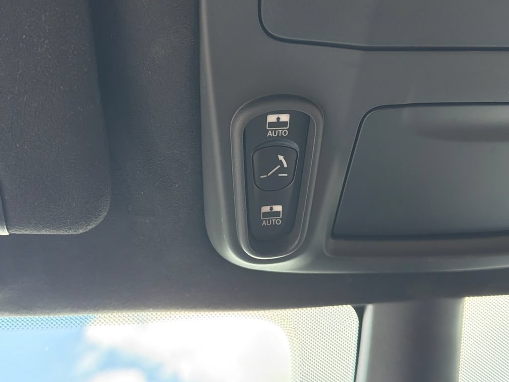 Used 2024 Chrysler Pacifica Pinnacle AWD/4WD image 34