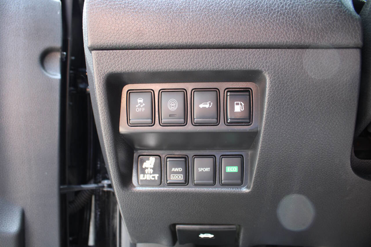 Used 2019 Nissan Rogue SV image 40