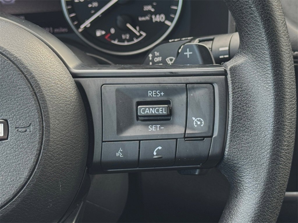 Used 2024 Nissan Rogue S image 22