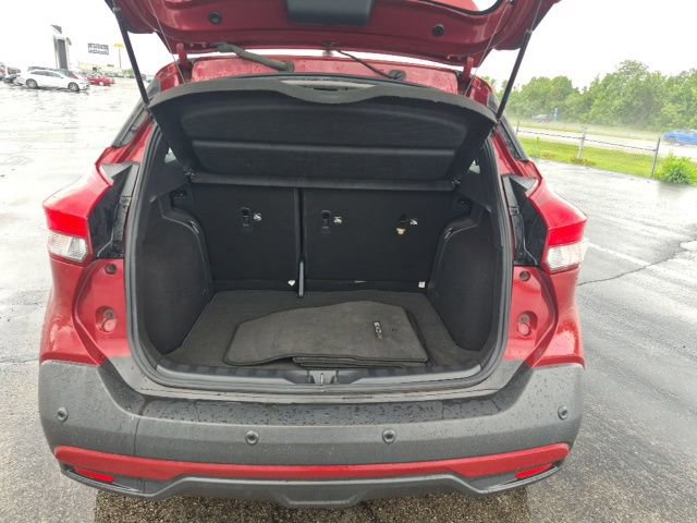 Used 2020 Nissan Kicks SR FWD image 9