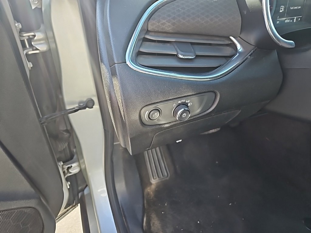 Used 2019 Chevrolet Malibu LT image 9