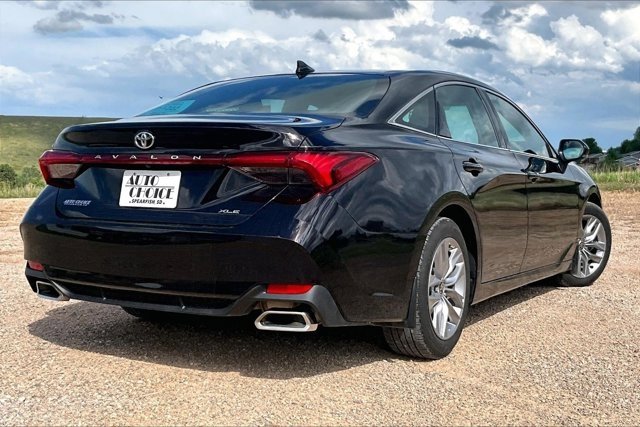 Used 2021 Toyota Avalon XLE FWD image 5