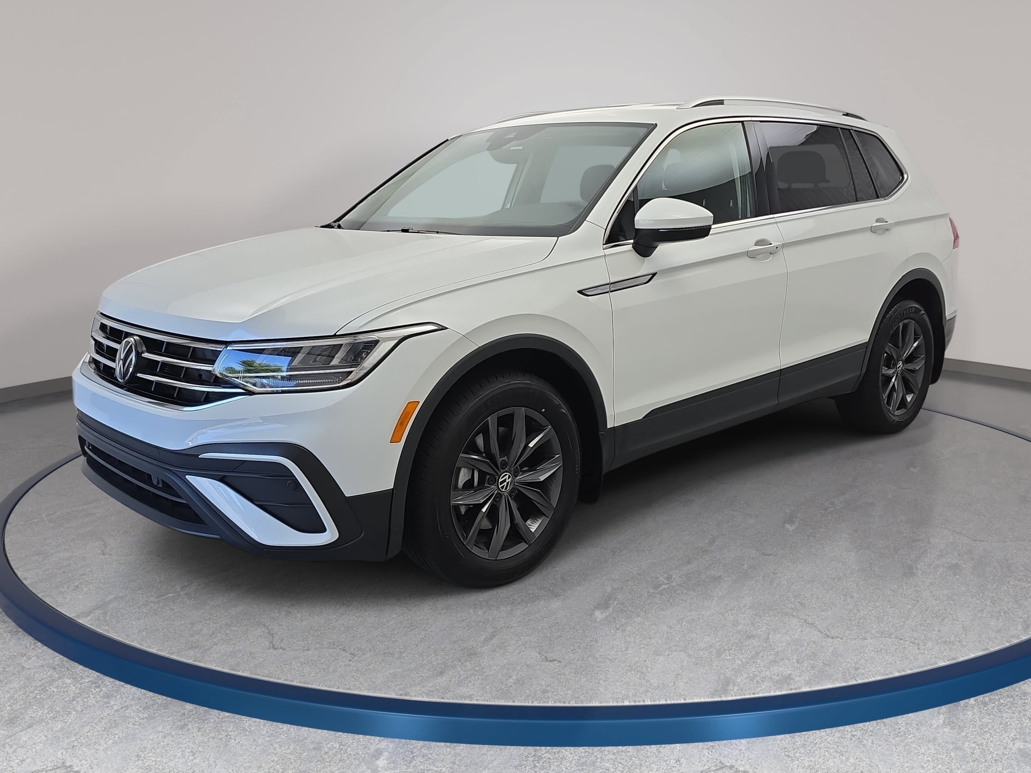 Used 2023 Volkswagen Tiguan SE