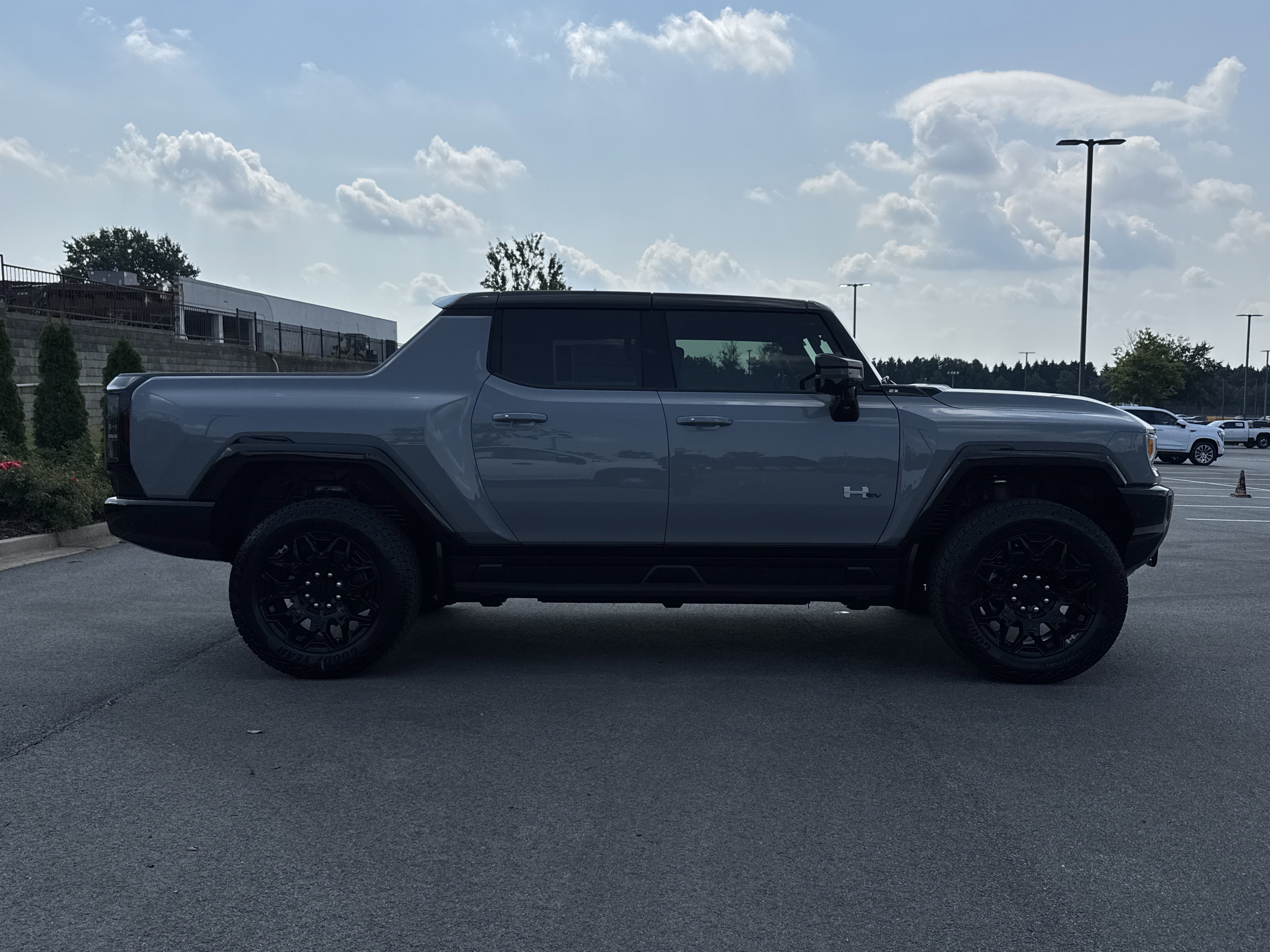 New 2026 GMC Hummer EV 4x4 Crew Cab image 11