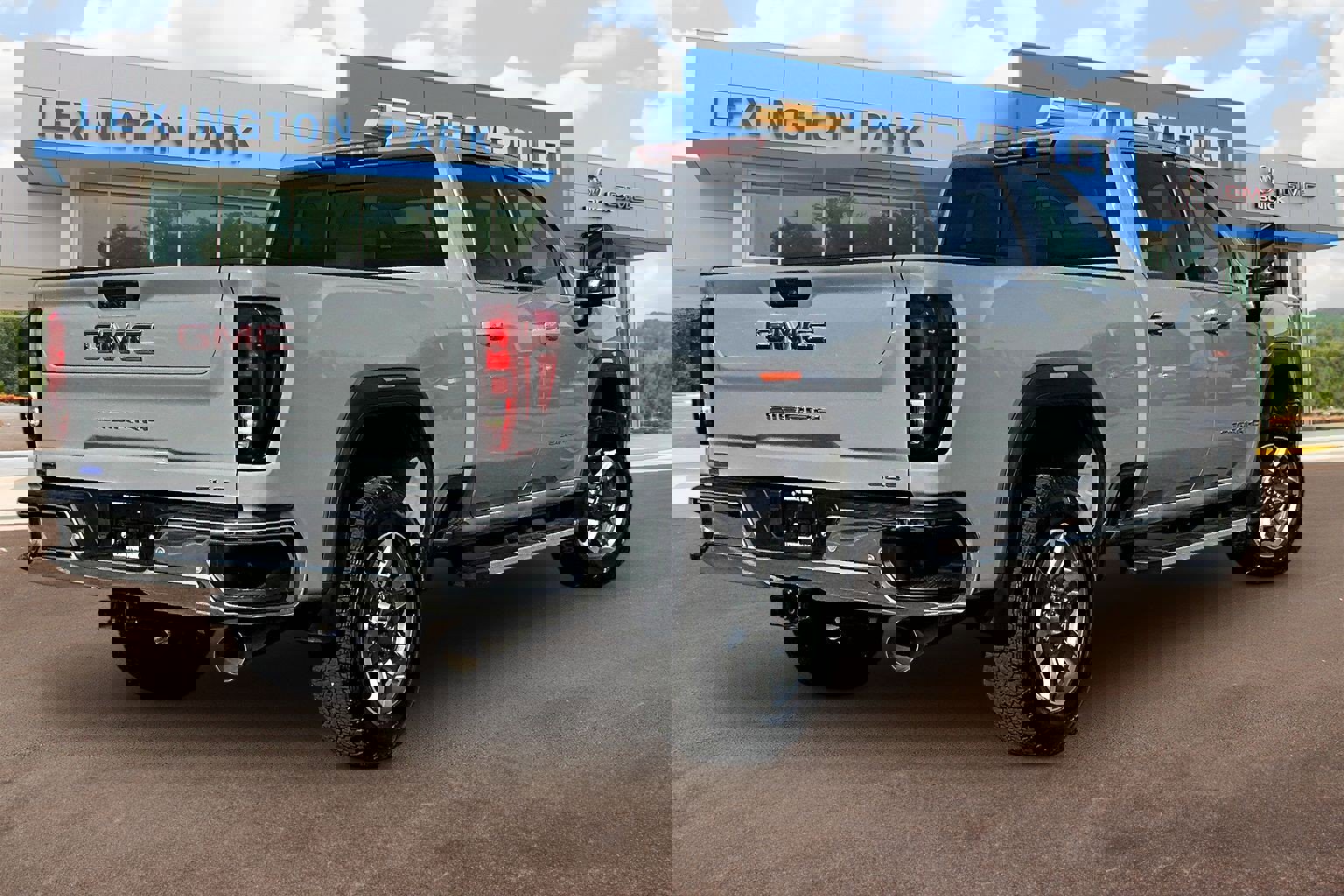 Used 2025 GMC Sierra 2500 SLE w/ SLE Value Package; image 13