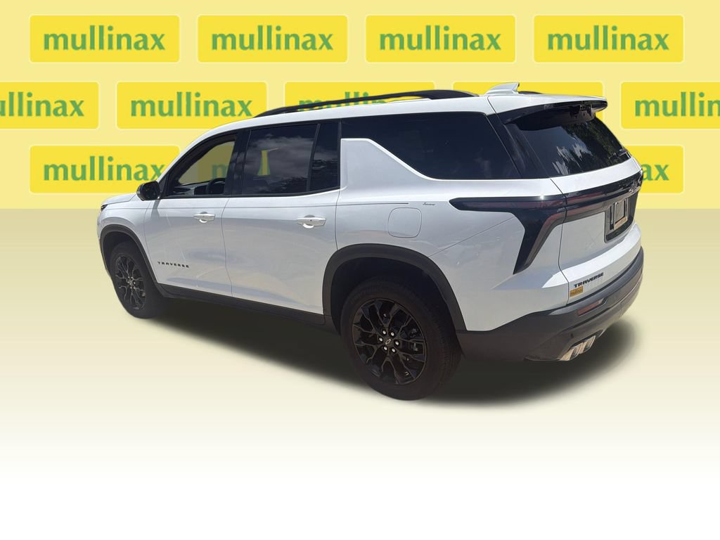 Used 2026 Chevrolet Traverse LT w/ Midnight/Sport Edition FWD image 9