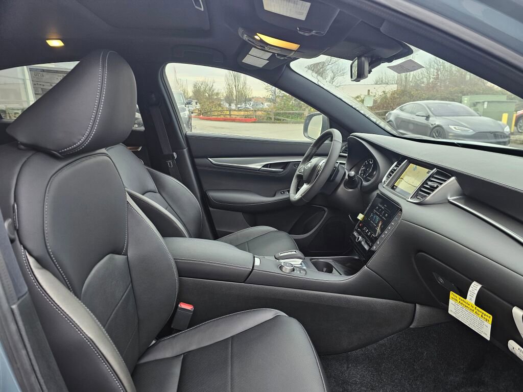New 2025 INFINITI QX55 Essential image 11