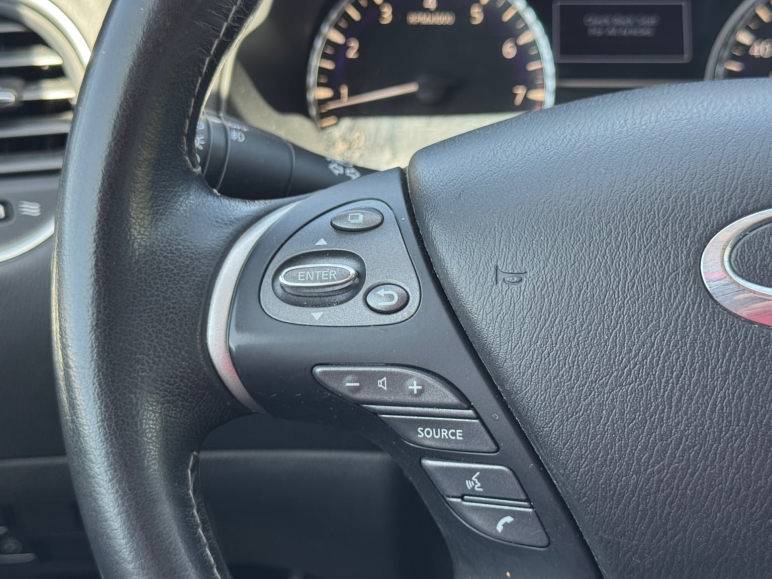 Used 2018 INFINITI QX60 FWD w/ Premium Package image 22