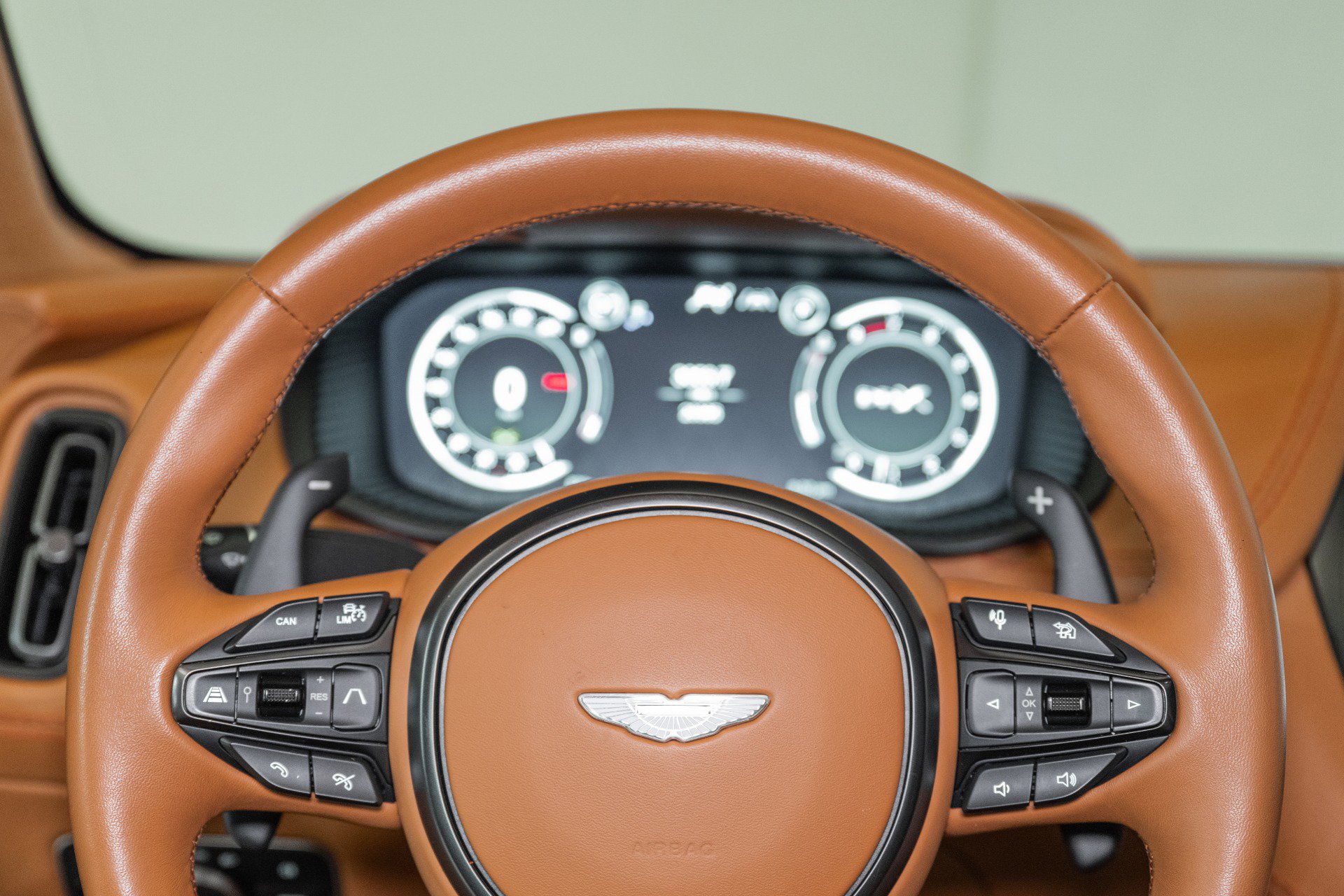 Used 2023 Aston Martin DBX 707 image 10