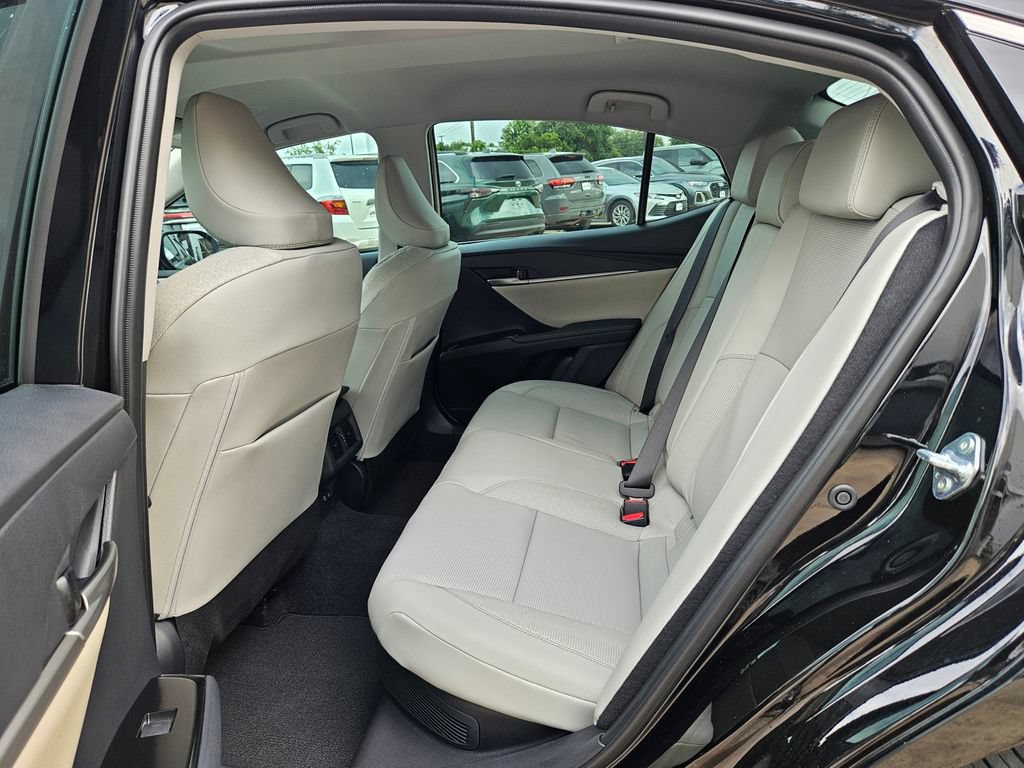 Used 2026 Toyota Camry XLE FWD image 9