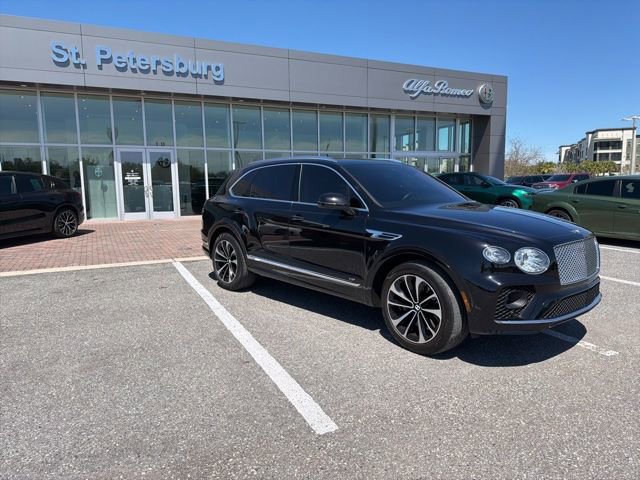 Used 2022 Bentley Bentayga image 2