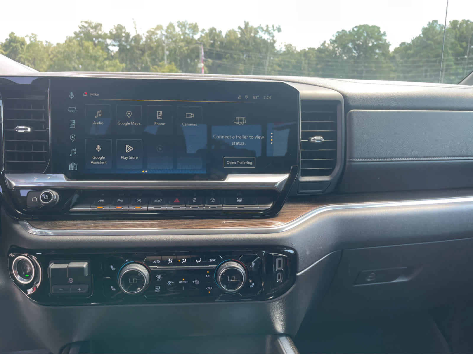 Used 2023 Chevrolet Silverado 1500 LT Trail Boss w/ LT Trail Boss Premium Package AWD/4WD image 16