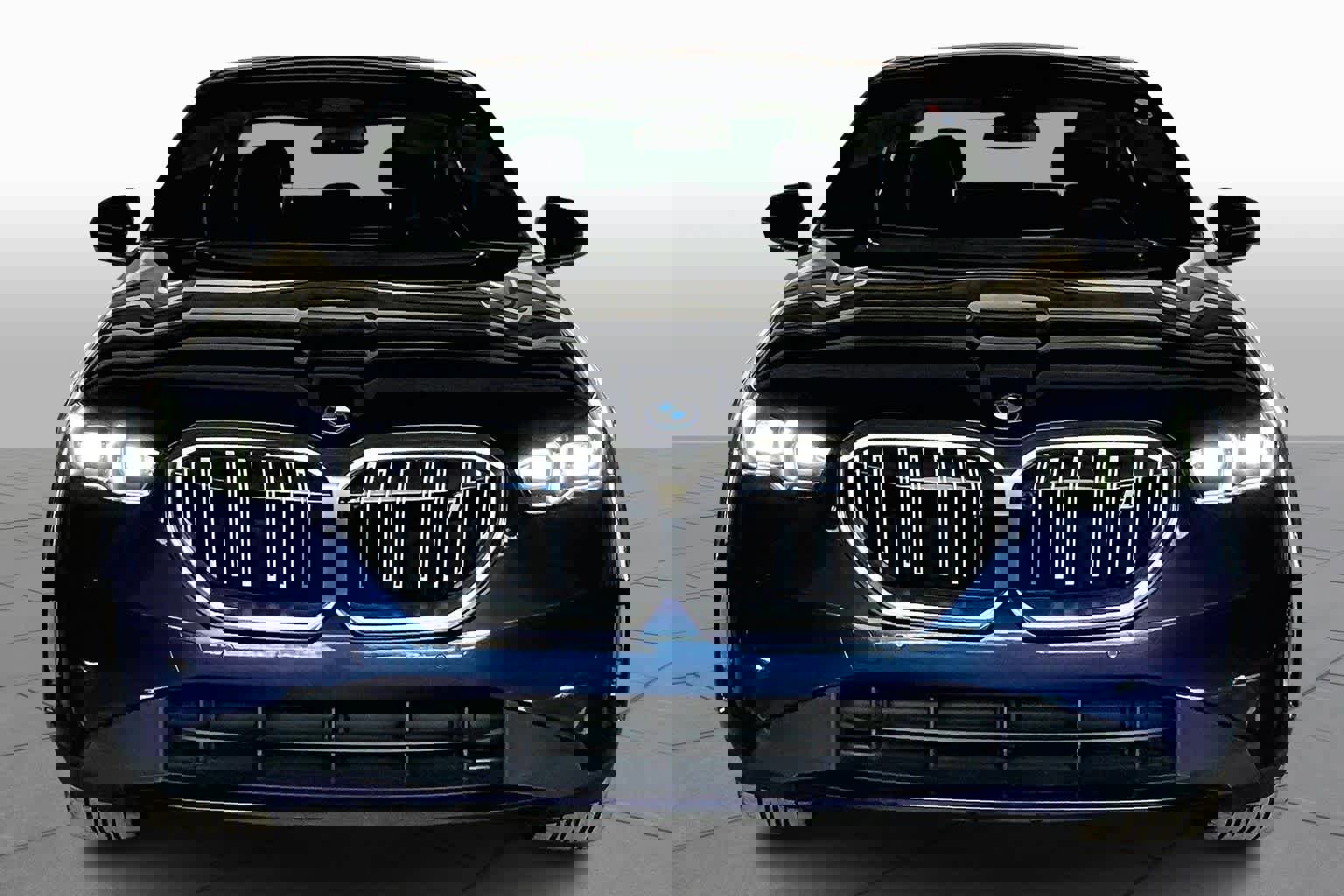 Used 2025 BMW i5 eDrive40i image 3