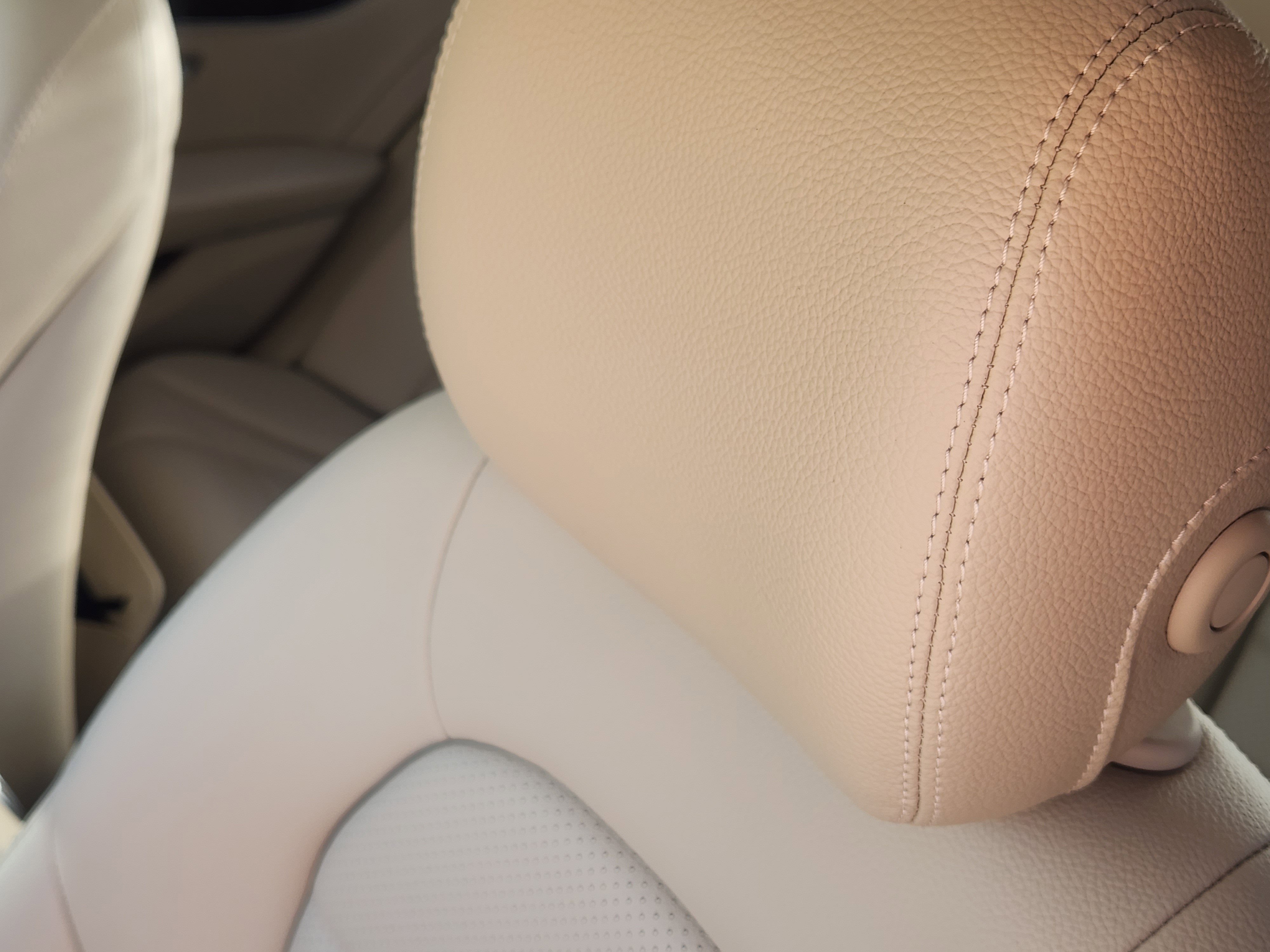 Used 2015 Mercedes-Benz C 300 4MATIC Sedan image 15