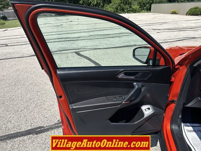 Used 2018 Volkswagen Tiguan SEL AWD/4WD image 9