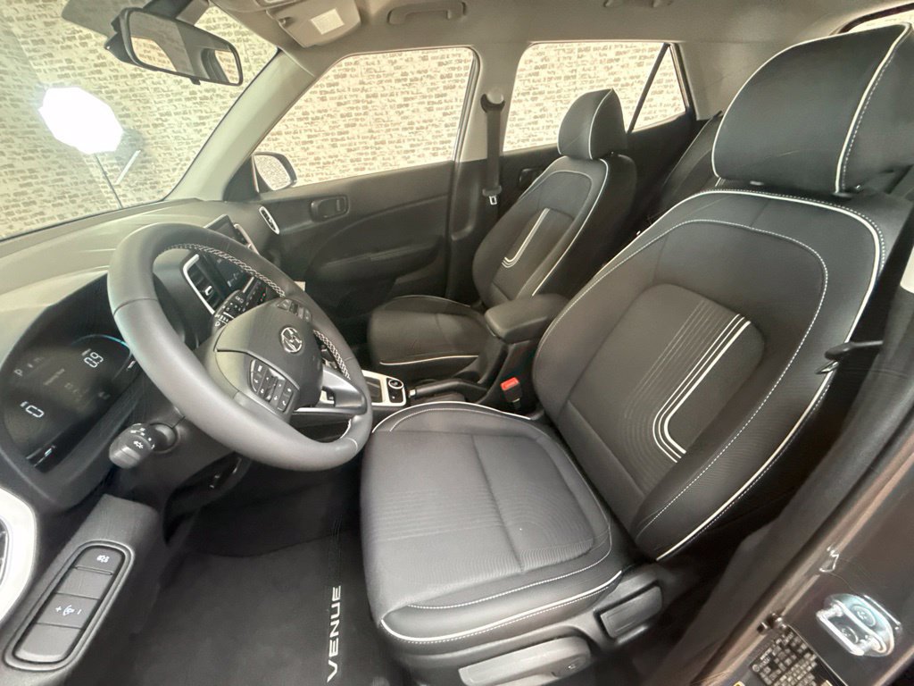 New 2026 Hyundai Venue SEL FWD image 24