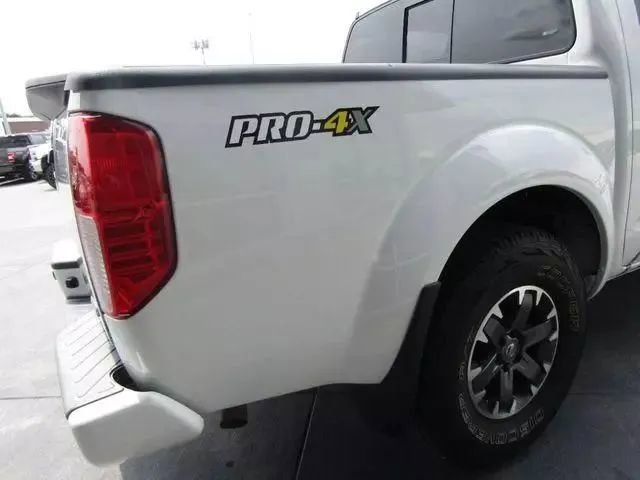 Used 2019 Nissan Frontier PRO-4X image 32