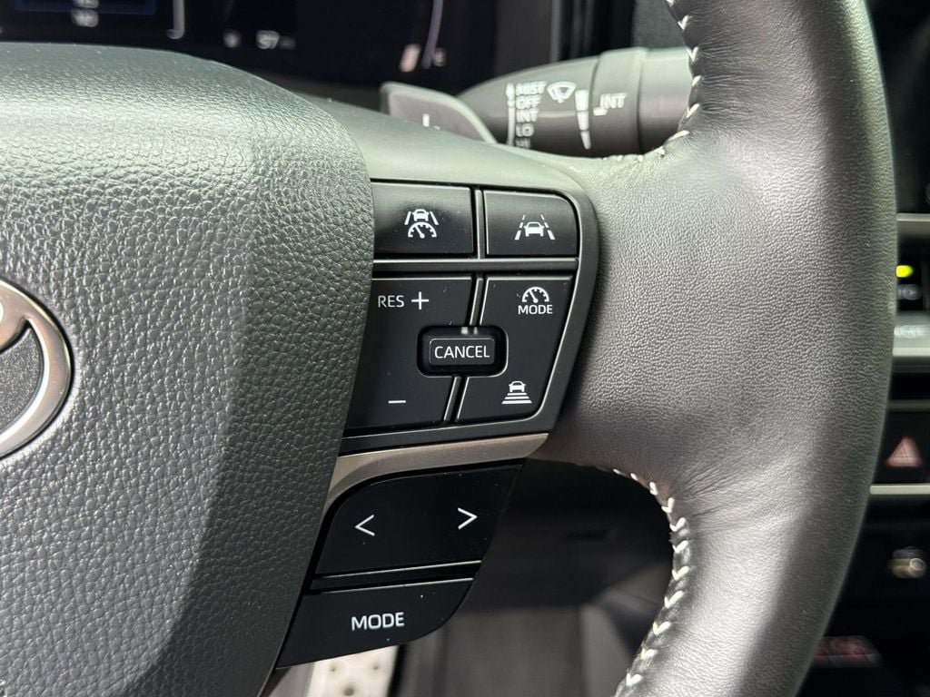 Used 2026 Toyota Camry Hybrid w/ Convenience Package FWD image 13