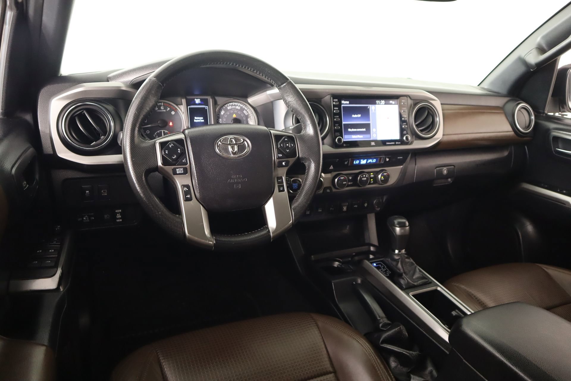 Used 2021 Toyota Tacoma Limited image 2