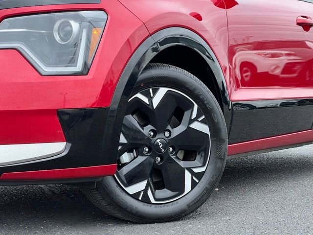Certified 2025 Kia Niro Wind w/ Wind Preserve Package FWD image 2