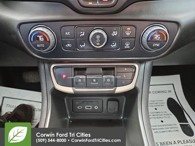 Used 2023 GMC Terrain Denali w/ Denali Premium Package AWD/4WD image 24