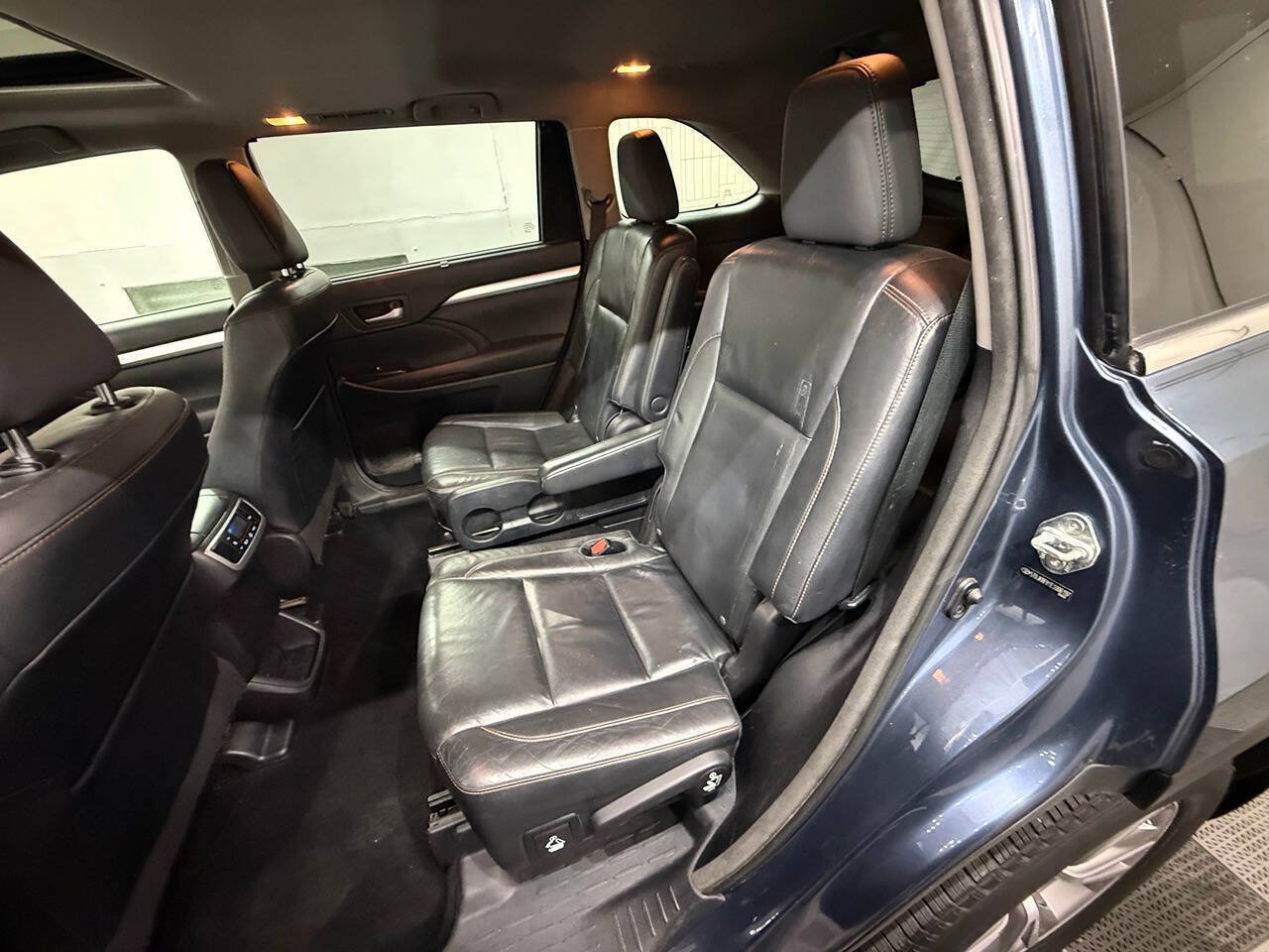 Used 2014 Toyota Highlander XLE AWD/4WD image 26