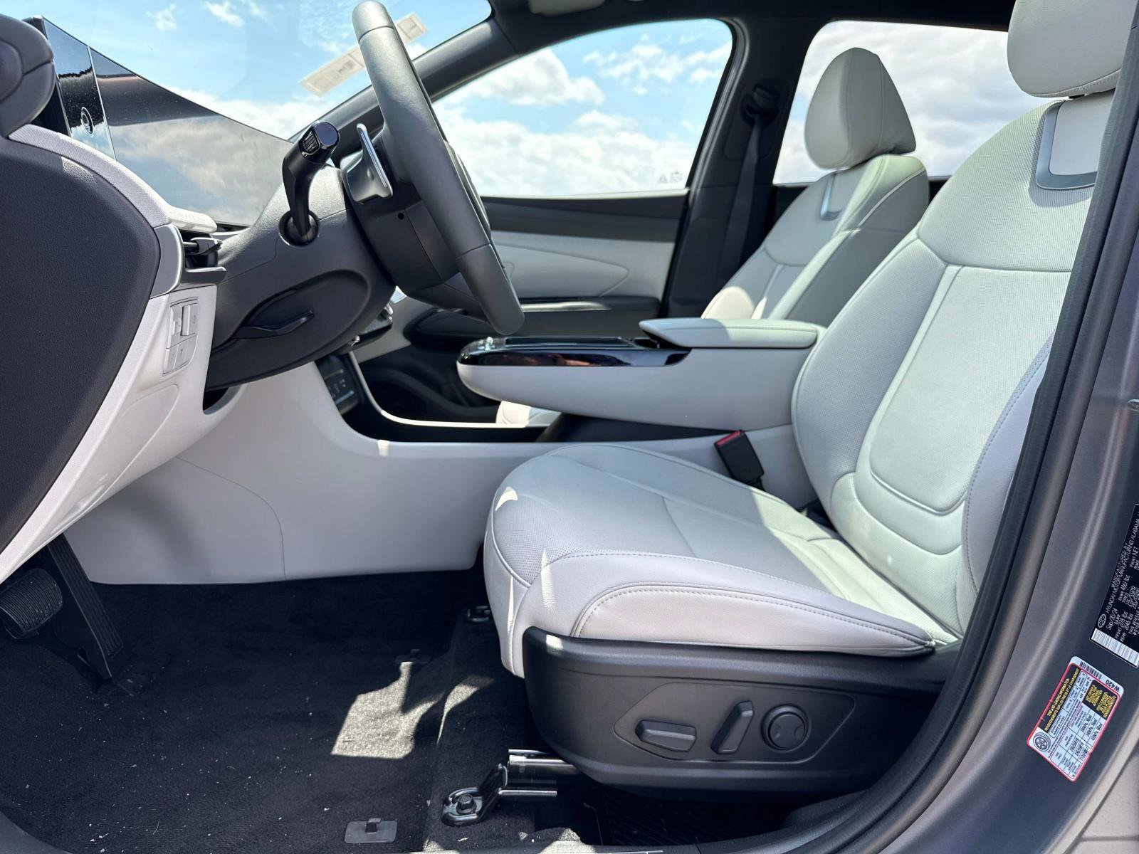 New 2025 Hyundai Tucson Limited image 11