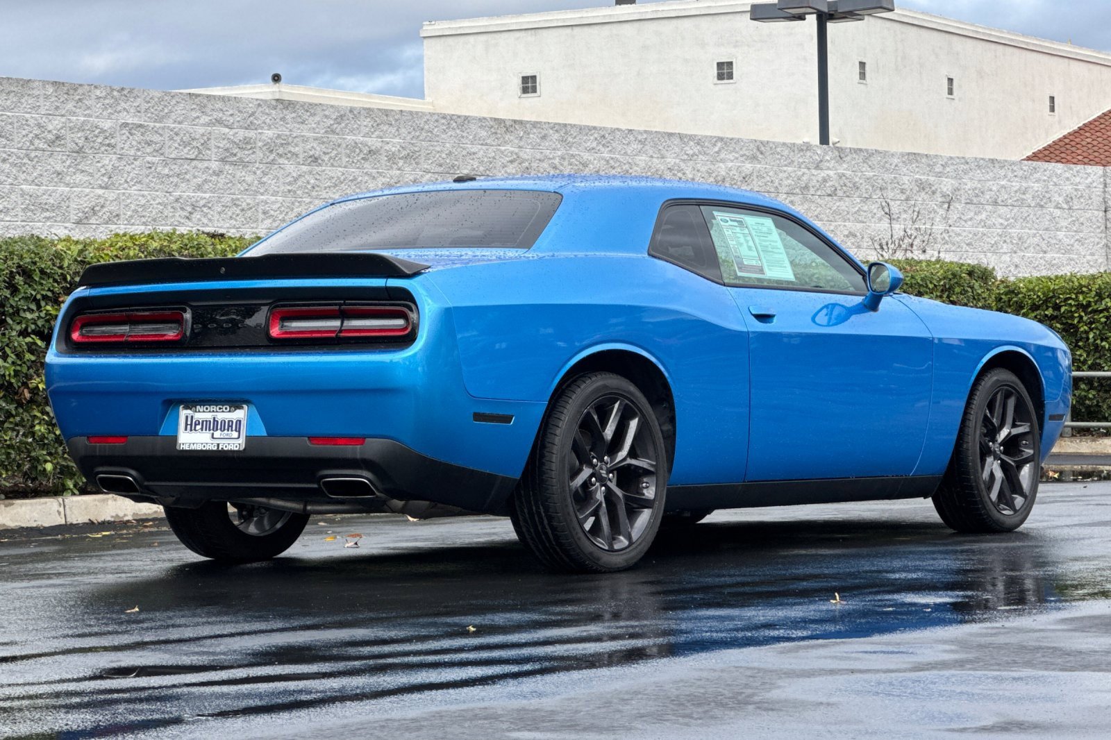 Used 2023 Dodge Challenger SXT w/ Blacktop Package image 4
