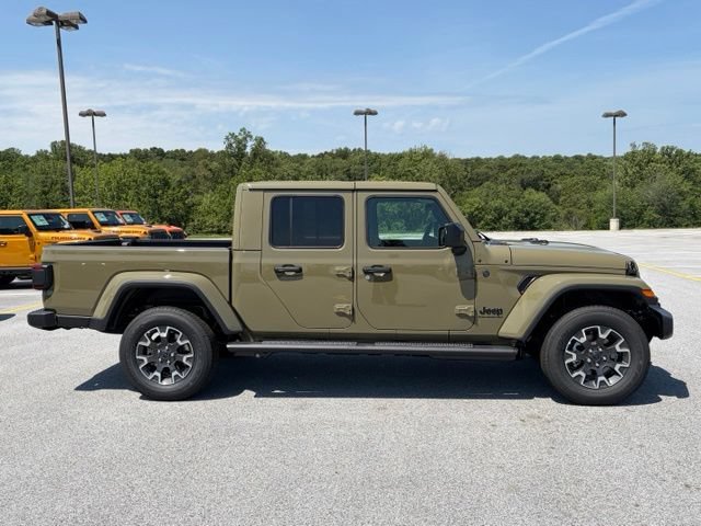 New 2026 Jeep Gladiator Sport AWD/4WD image 9