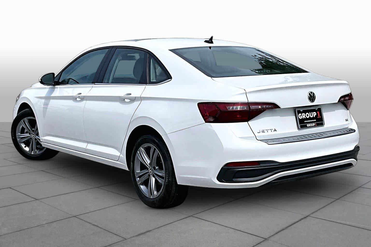 Used 2023 Volkswagen Jetta SE FWD image 12