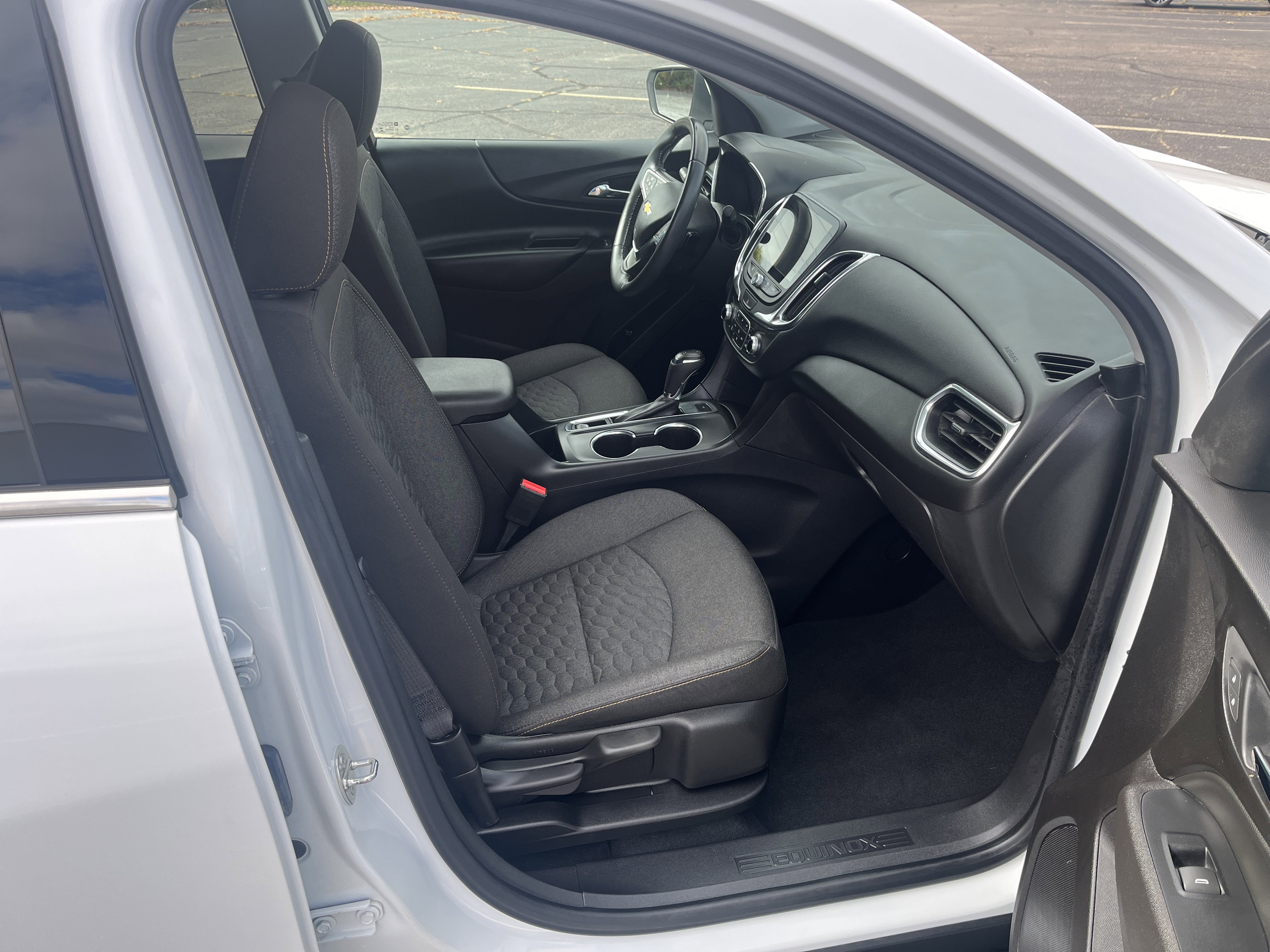 Used 2020 Chevrolet Equinox LT image 17