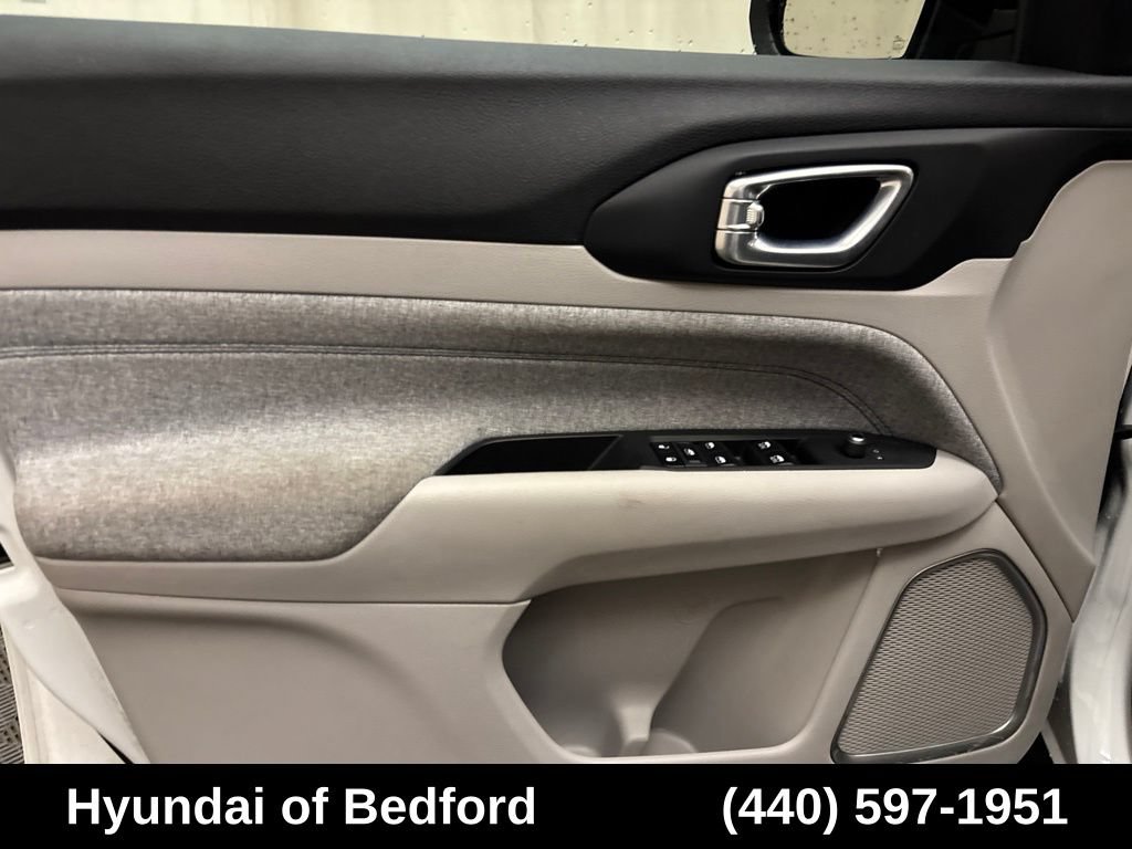 Used 2024 Jeep Compass Latitude AWD/4WD image 11
