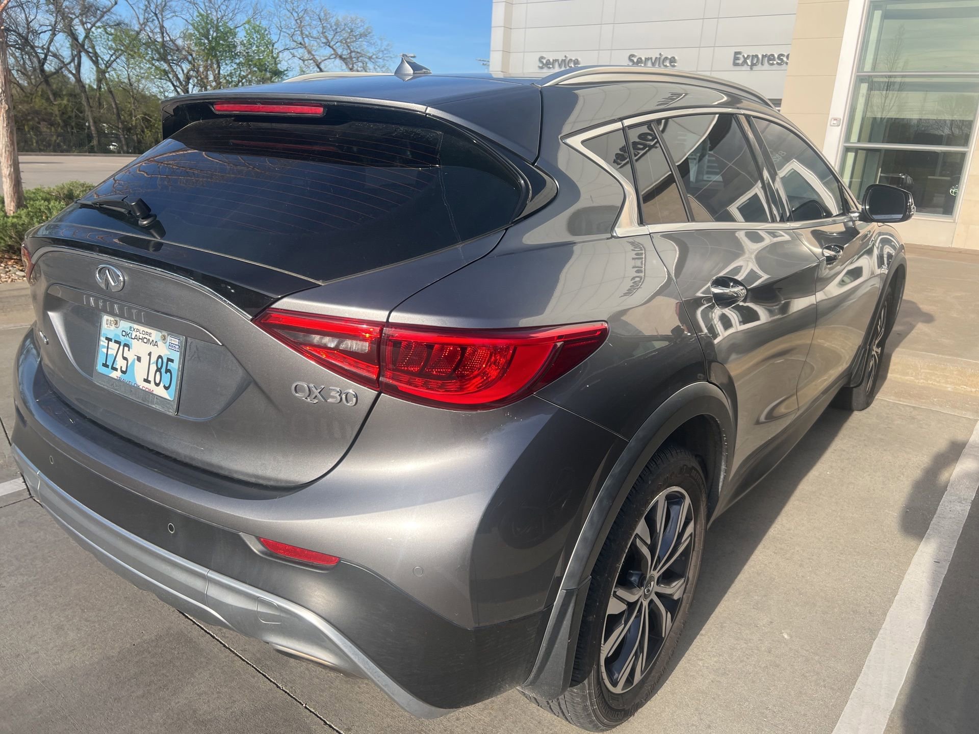 Certified 2017 INFINITI QX30 Premium w/ Navigation Package image 4