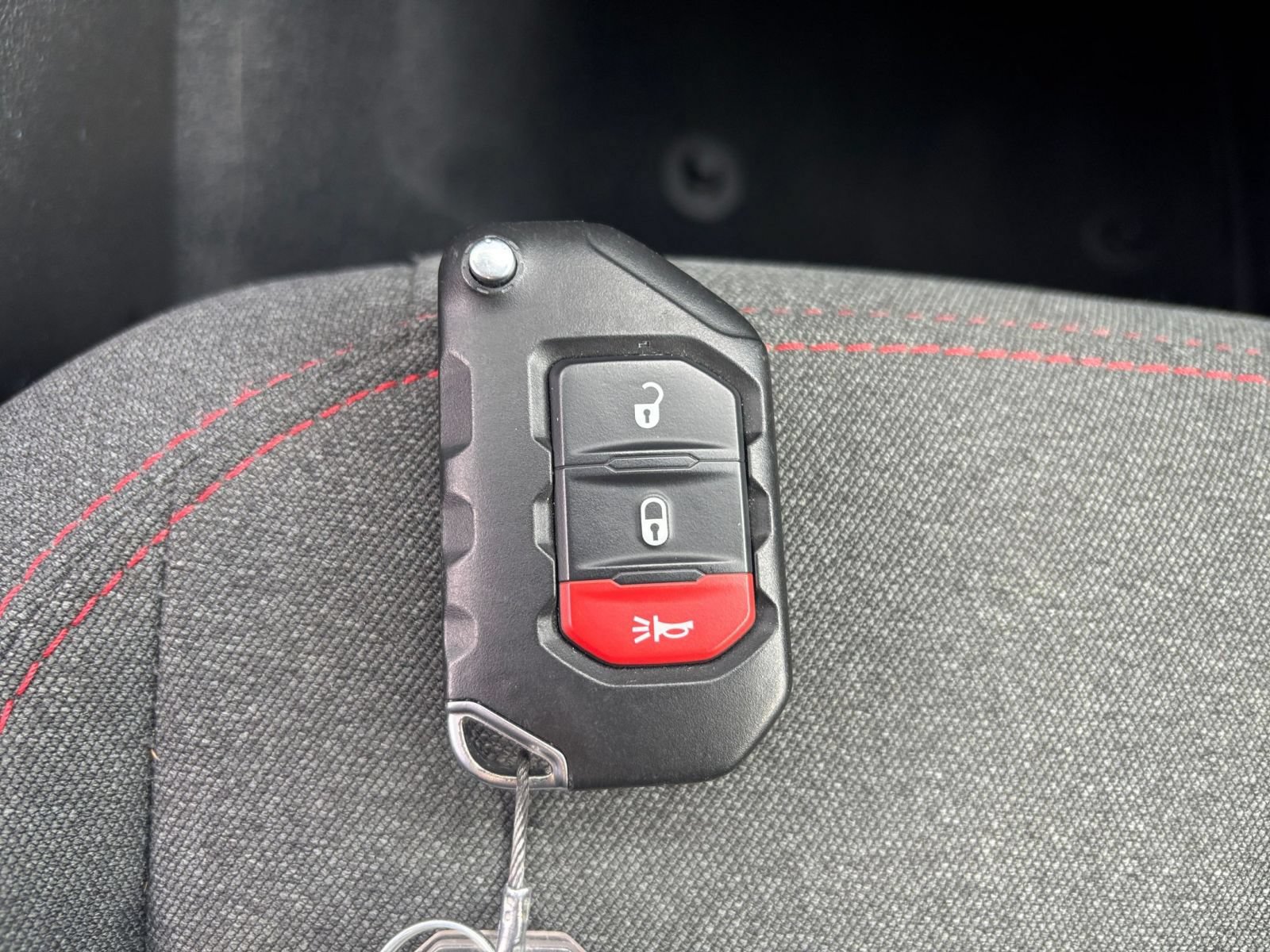 Used 2025 Jeep Wrangler Unlimited Rubicon AWD/4WD image 20