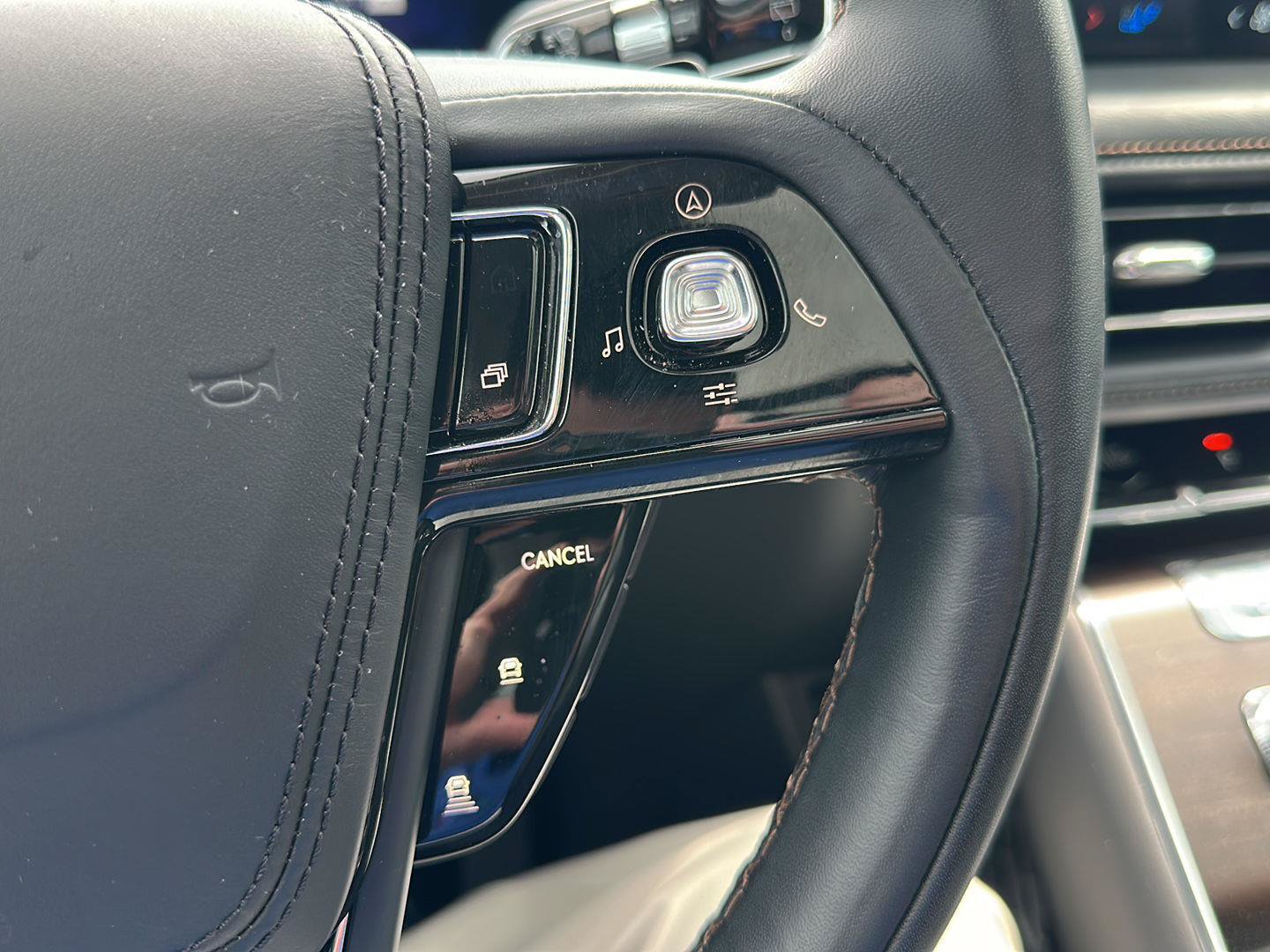 Used 2025 Lincoln Aviator Reserve AWD/4WD image 20