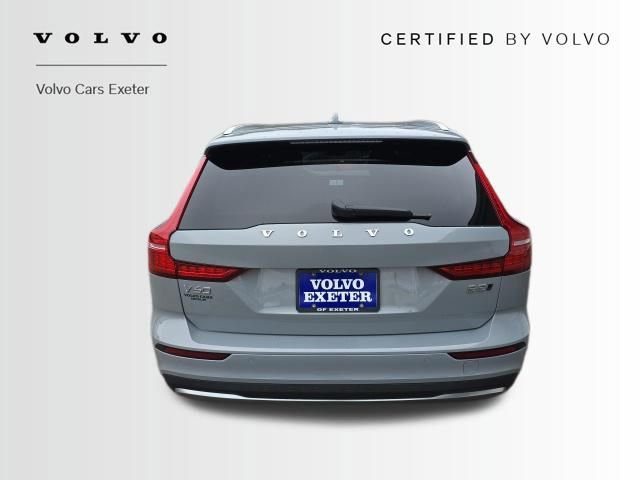 Certified 2025 Volvo V60 B5 Cross Country Plus image 8