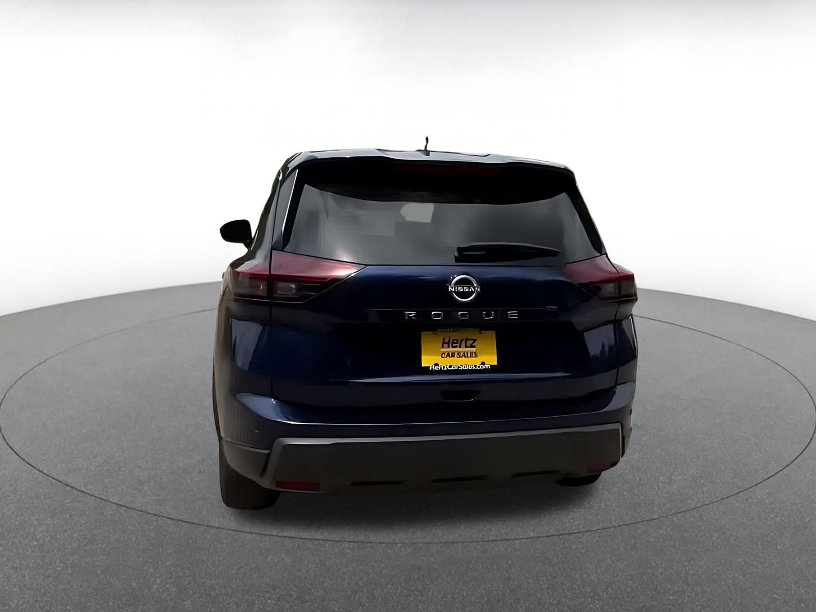 Used 2025 Nissan Rogue SV FWD image 10