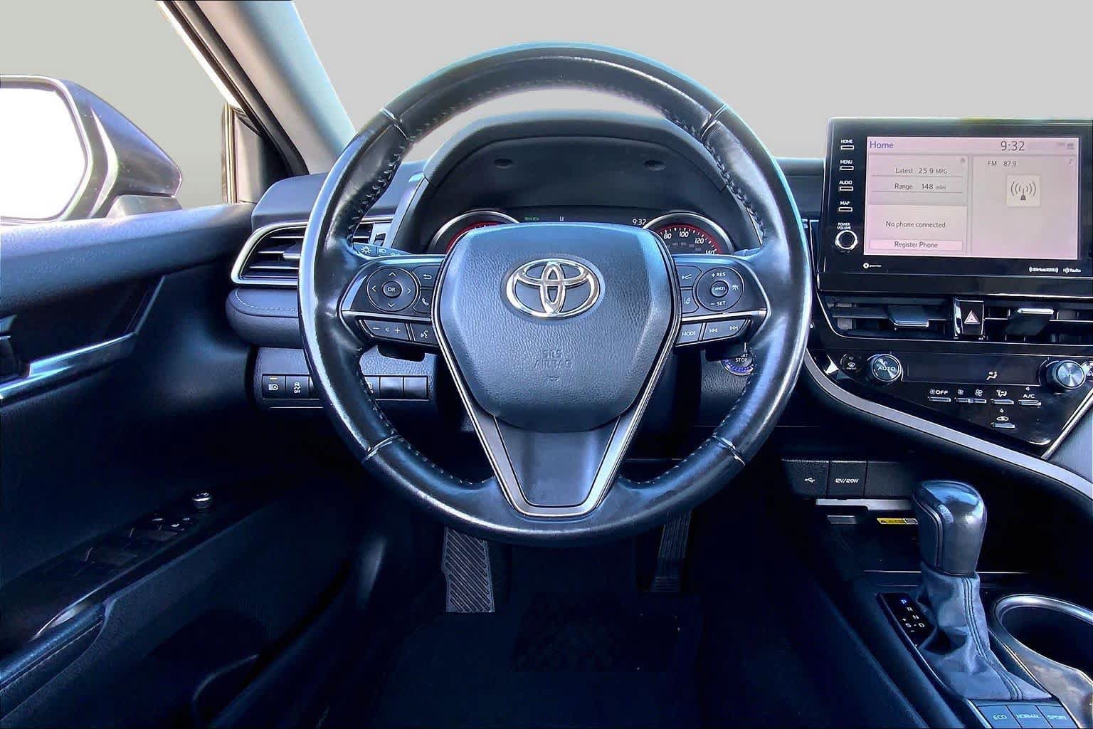 Used 2022 Toyota Camry XSE FWD image 6