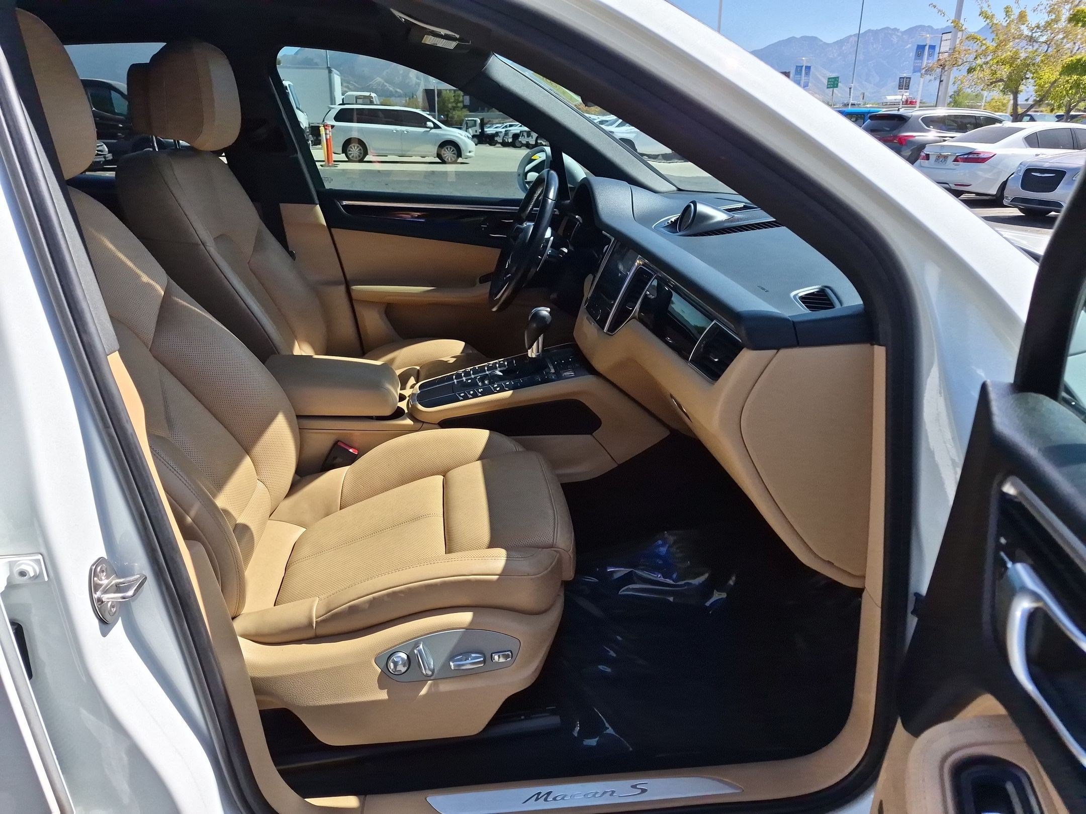Used 2018 Porsche Macan S AWD/4WD image 30