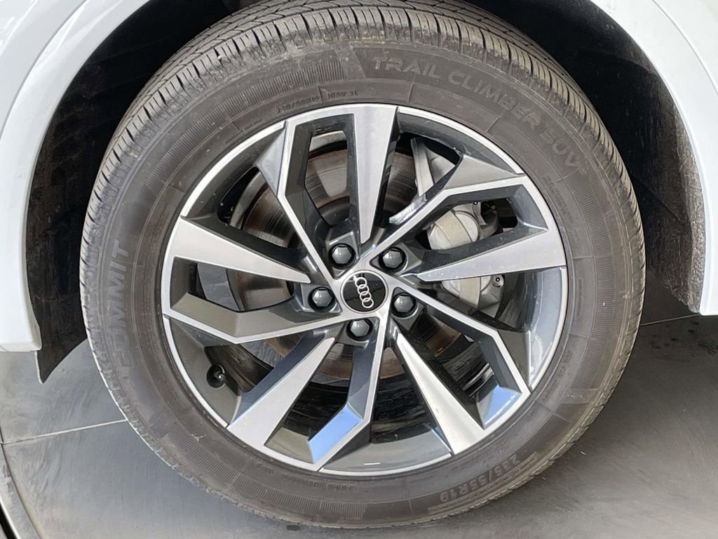 Certified 2023 Audi Q5 2.0T Premium Plus w/ Premium Plus Package image 11
