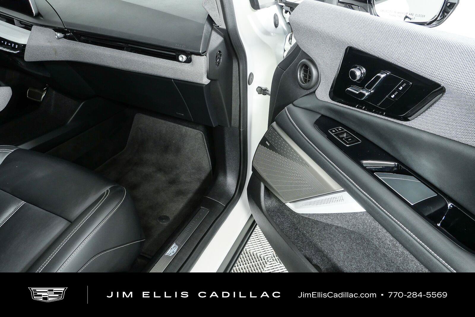 Used 2025 Cadillac Optiq Luxury 1 AWD/4WD image 25
