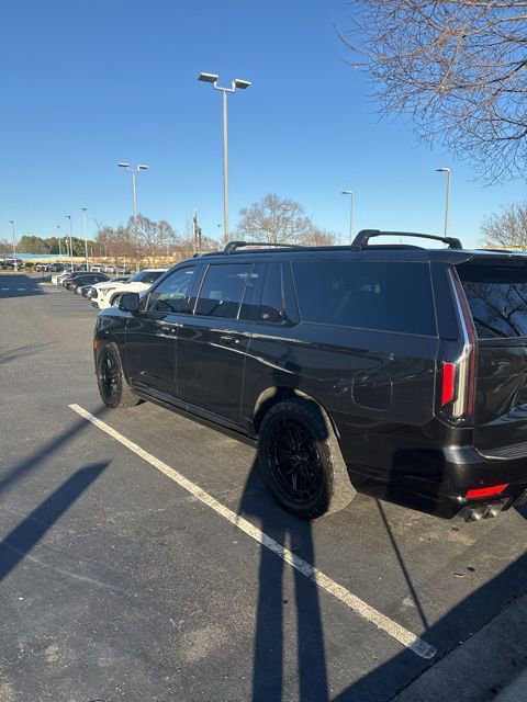 Used 2024 Cadillac Escalade ESV V image 10