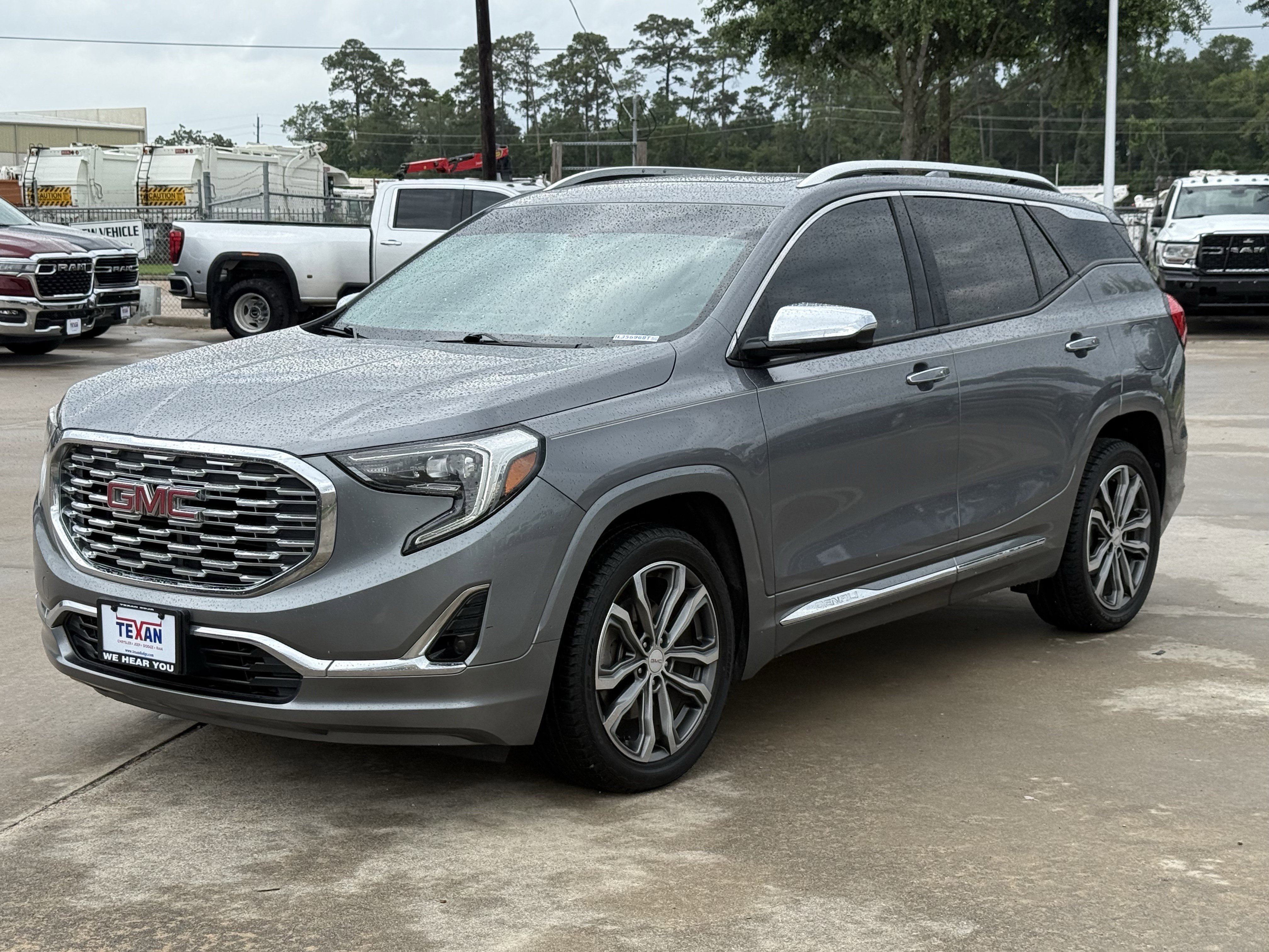 Used 2018 GMC Terrain Denali w/ Comfort Package FWD image 9