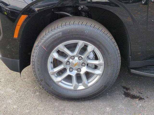 New 2026 Chevrolet Suburban LT image 10
