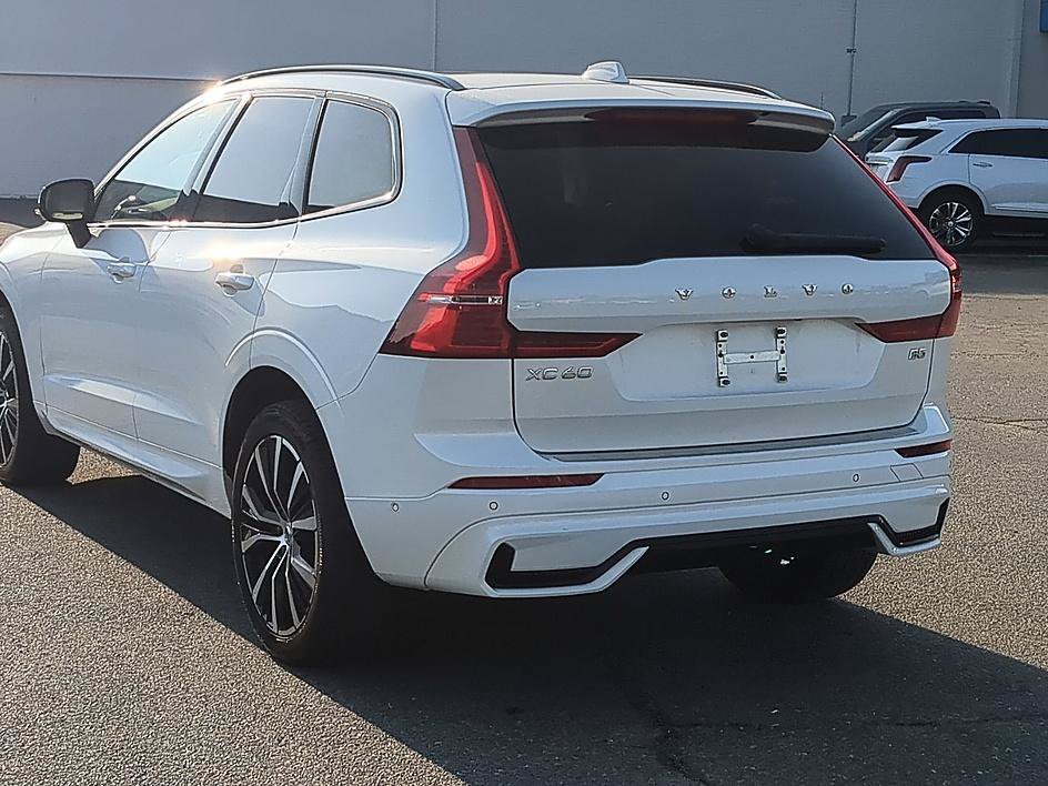 Used 2023 Volvo XC60 B5 Plus w/ Climate Package FWD image 8