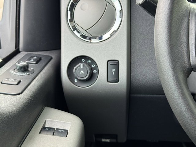 Used 2015 Ford F250 Lariat w/ Chrome Package image 32