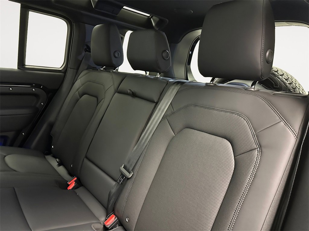 New 2026 Land Rover Defender 110 X-Dynamic SE image 13