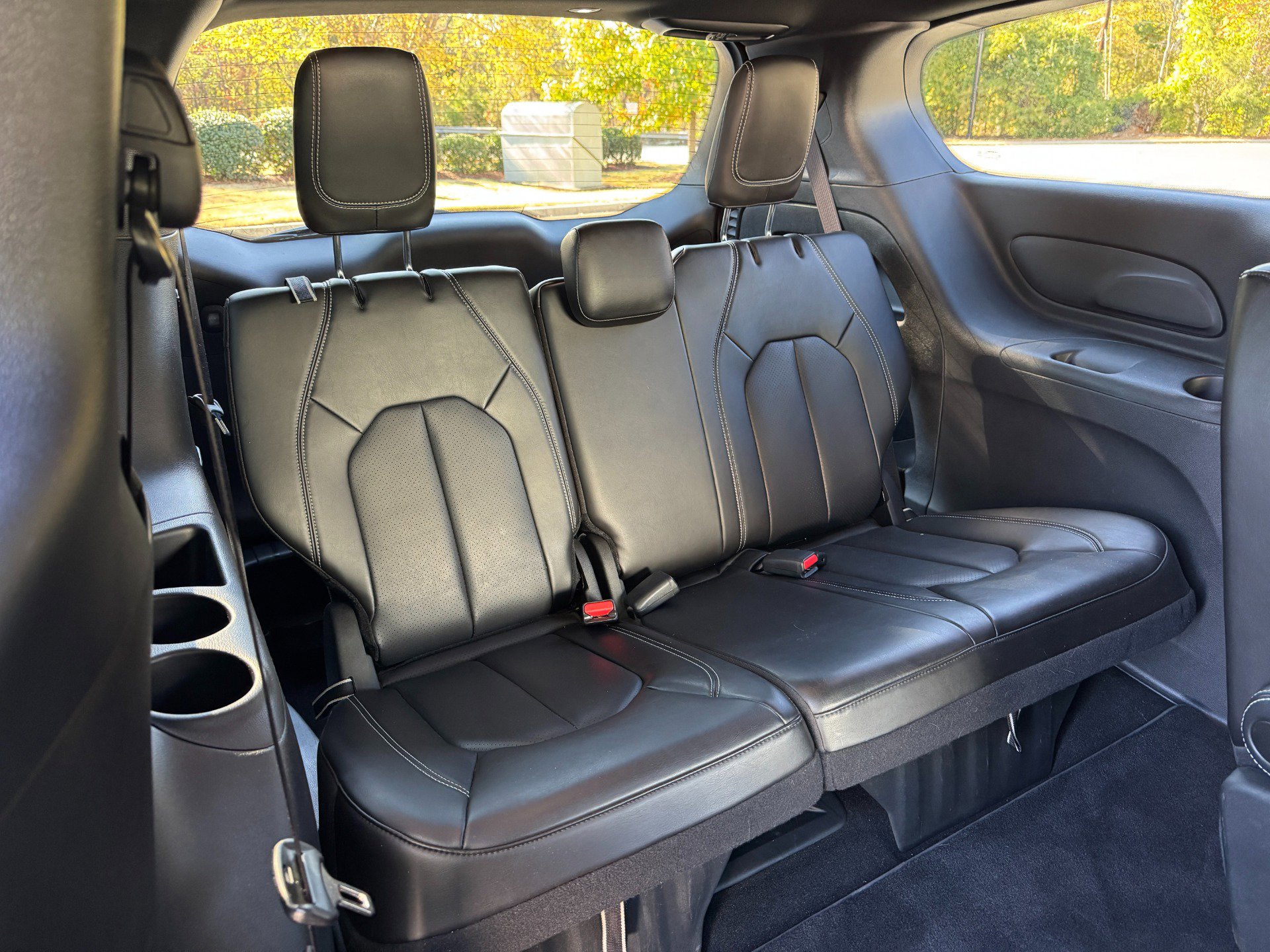 Used 2023 Chrysler Pacifica Touring-L w/ S Appearance Package image 53