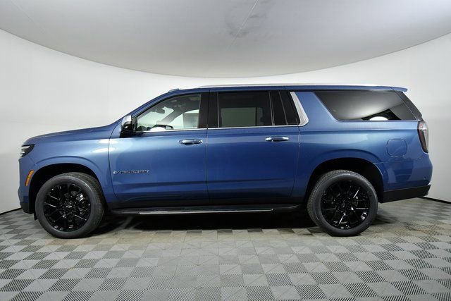 New 2026 Chevrolet Suburban Premier w/ Sun And Tow Package AWD/4WD image 15
