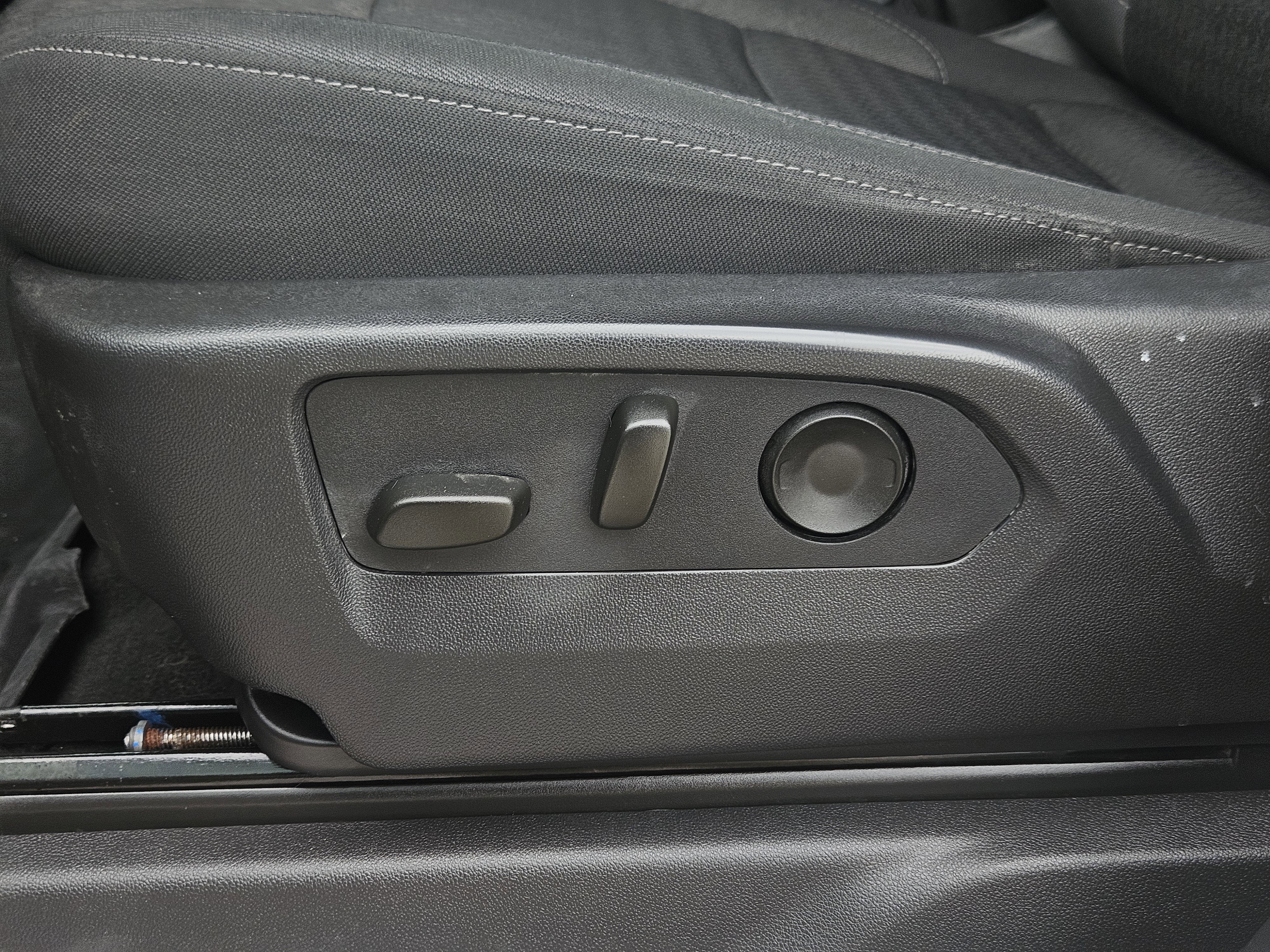 Used 2025 Chevrolet Silverado 2500 LT image 29
